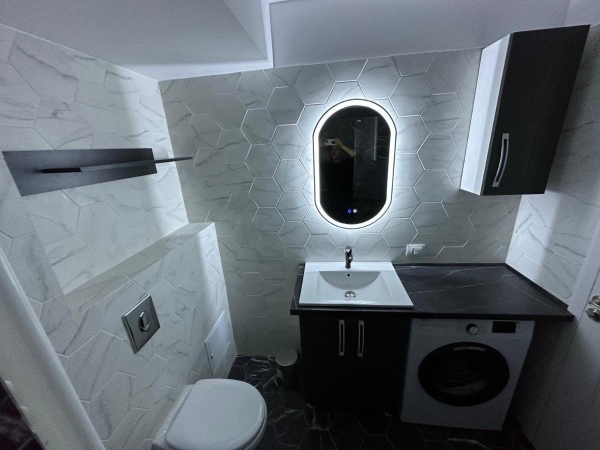 Apartament Lux Bacovia 2 Apartman Bákó Kültér fotó